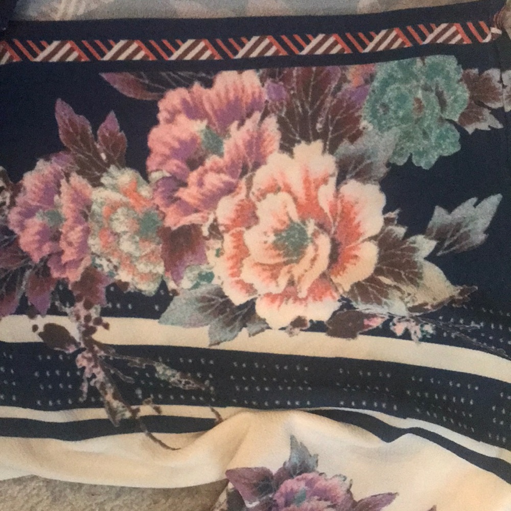 Flying Tomato Women’s Floral Blouse - Picture 6 of 6